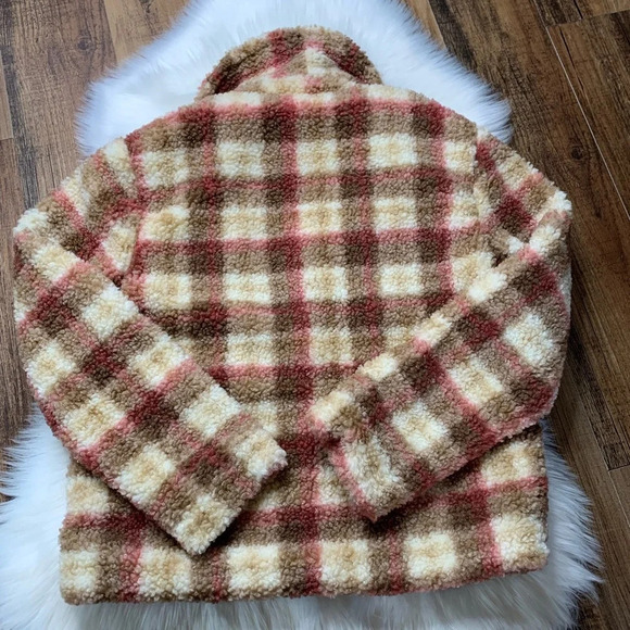 Alec Les Files Plaid Faux Shearling Trucker Shacket - Picture 6 of 6